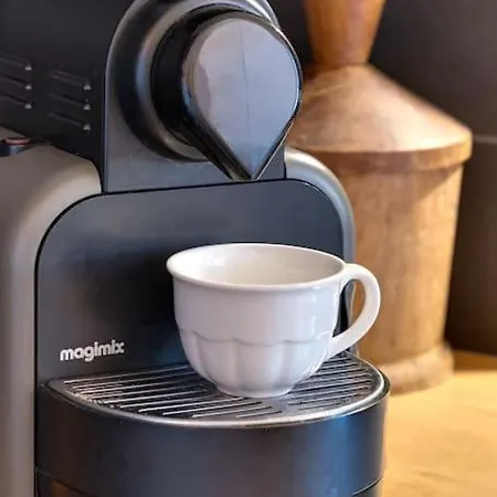 Between The Roofs Of Old Town And The Sea Διαμέρισμα