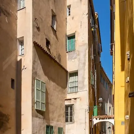 Between The Roofs Of Old Town And The Sea Appartement Menton